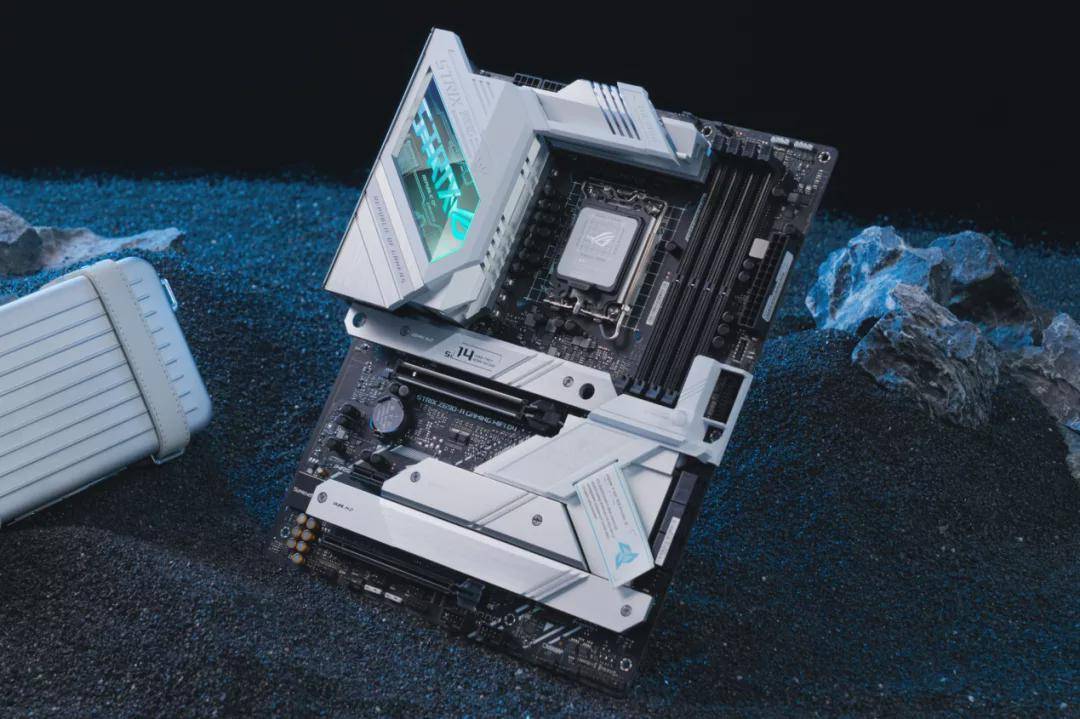 玩家|潮品装甲引领全新战斗形态 ROG STRIX Z690吹雪主板降临