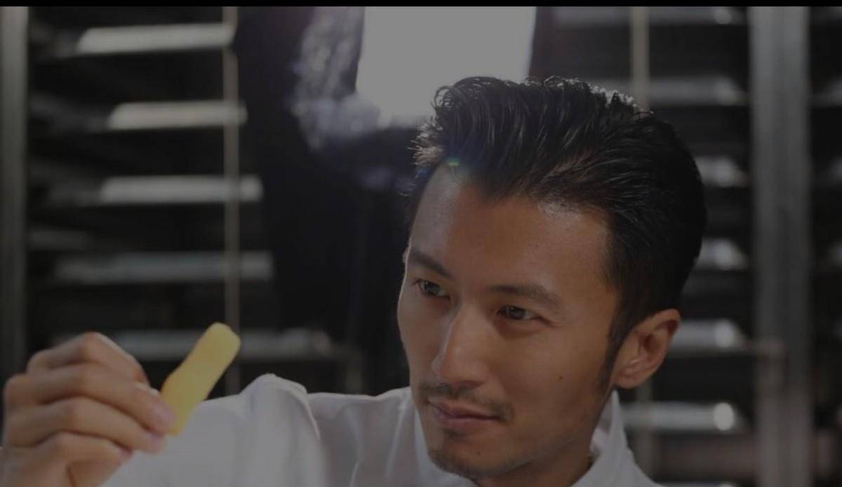 40岁殷桃晒泳装照秀身材网友控制不住给她“穿”衣服殷桃资料