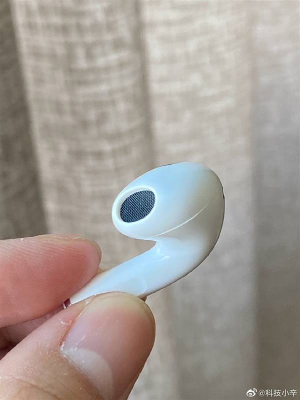 苹果|网友吐槽AirPods3越南产做工差，业内人士：确实不如国产、建议售后处理