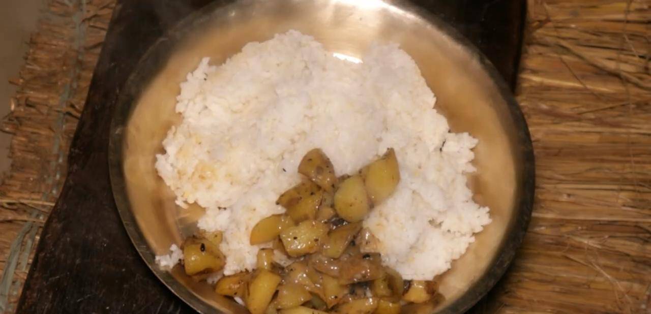 大米饭配土豆 cac1b2f22e57481bb91bb3012b449838.jpeg