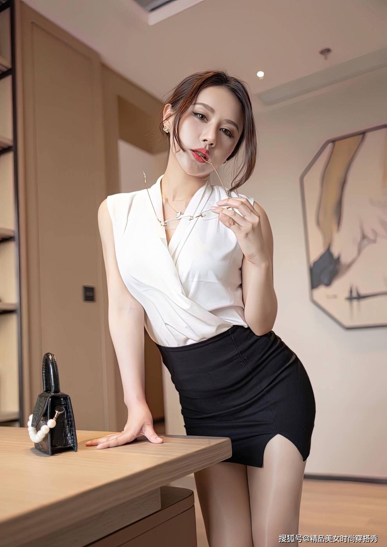 设计 黑与白的搭配一直备受职场女性的喜爱,经典耐看