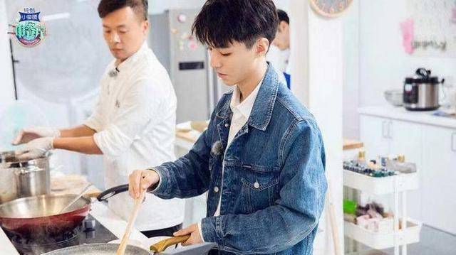 观众|中餐厅只重收视，黄晓明原本很敬业，却被剪辑成油腻大叔