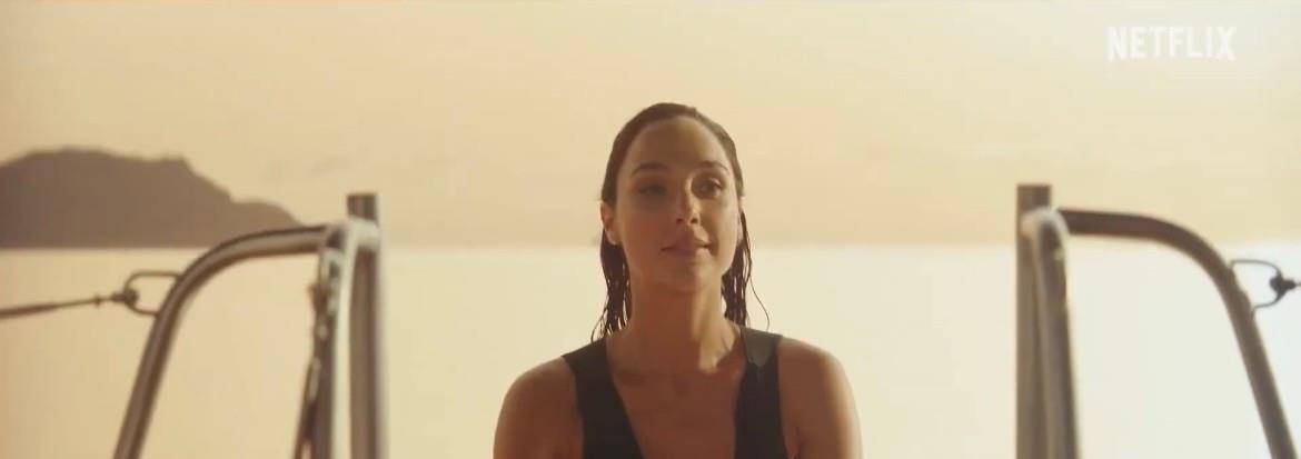 网友 36岁盖尔加朵泳装太绝，与巨石强森共舞，网友：速度与激情特别篇