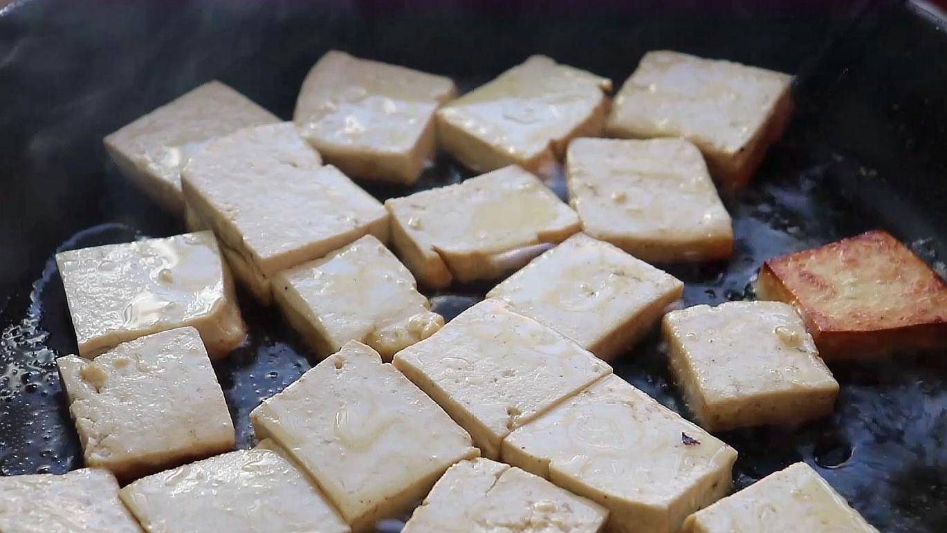 做法|教大家香菇肉片豆腐煲的做法！滑嫩不油腻！汤鲜味美！特别下饭！