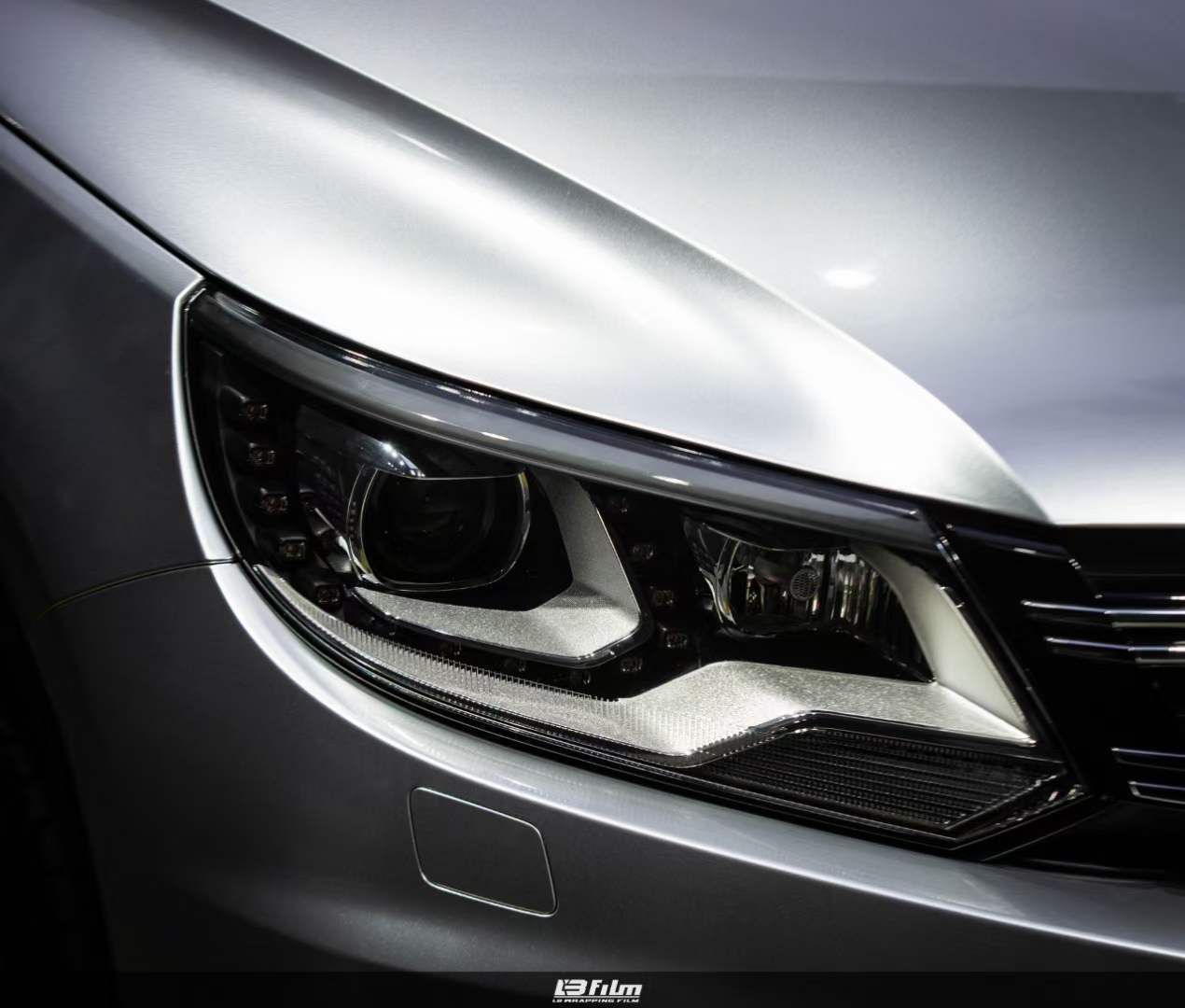 大众tiguangte汽车lb改色膜超亮金属太空银_metal