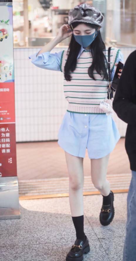 鞠婧祎 女明星和素人就是有壁！空姐晒与鞠婧祎合照，小鞠又瘦又美超抢镜