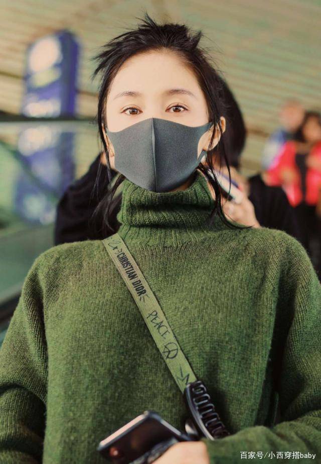 感觉 毛衣下面不一定要搭牛仔裤，学王子文配短裤+长筒靴，显瘦又显高