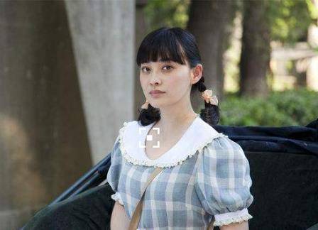 网友 同样是蕾丝短裤,看完董洁再看梅婷,网友:优雅和妩媚一目了然