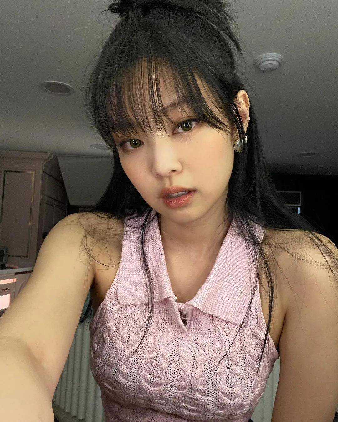 发型圆脸女孩的本命发型，赵露思早就玩明白了！