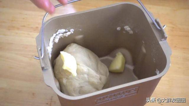 面包|软到不知所措，面包松软可口的秘诀是？