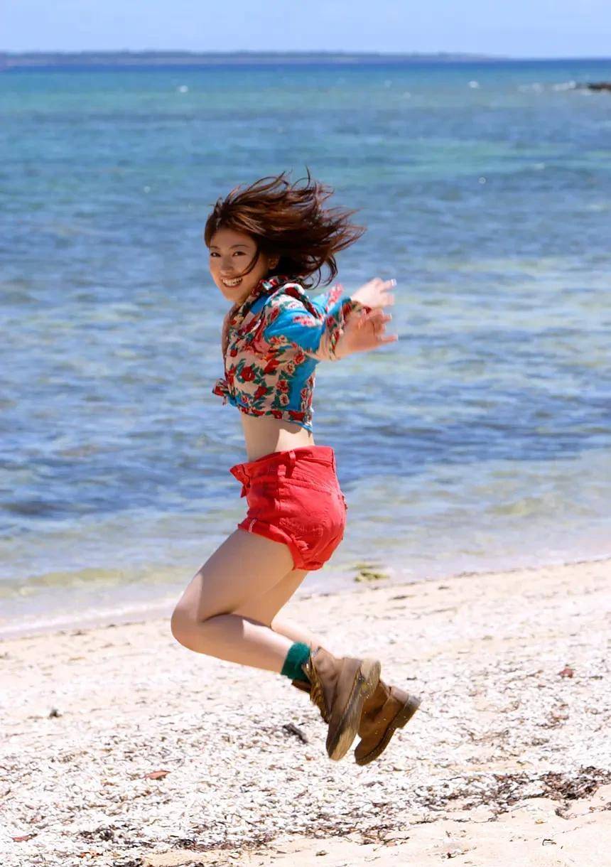 发布新的写真集熊田曜子一个坚强而美丽的女性