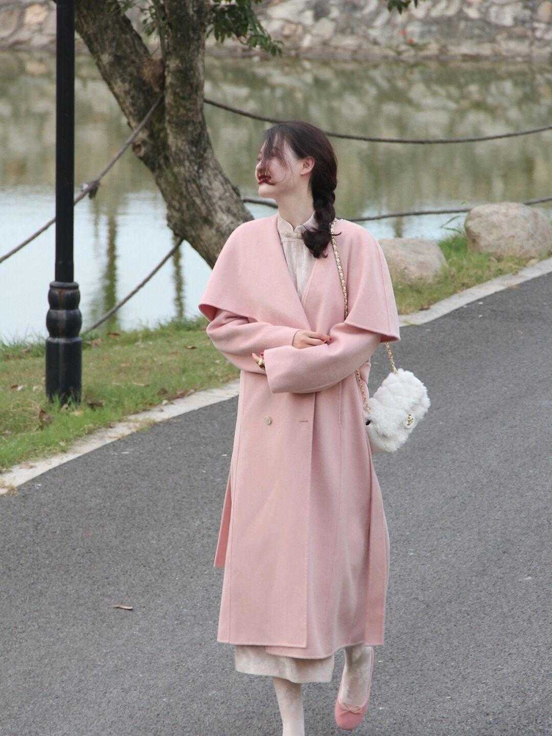 黑色 降温后“大衣”怎么穿高级又洋气?这几款大衣值得借鉴,百搭时髦