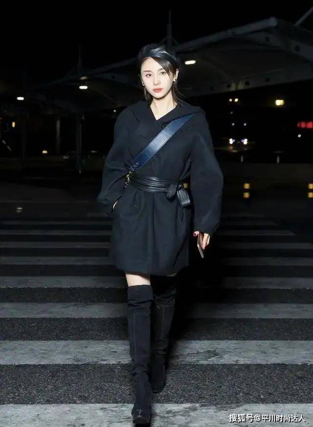 下半身 王子文真是小个子“救星”，穿针织开衫配短裤超显高，照穿美翻