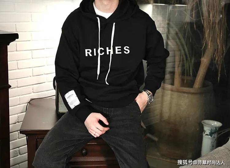 设计 穿搭小课堂 | 不易出错的秋冬卫衣穿搭大全