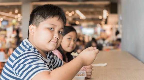 关系|内分泌科主任：你的血糖，是被这4个行为“养高”的