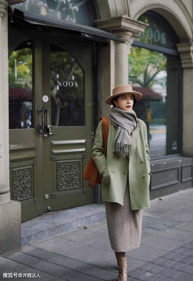 圆头 长靴尽量别配短裤了，太俗气！瞧明星博主长靴+长裙，洋气又时髦