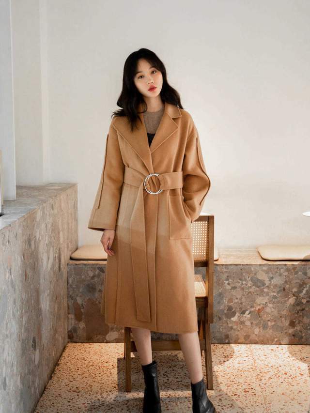 是属于 秋冬的标配卡其色大衣,学会这5套搭配轻松驾驭,怎么穿都好看