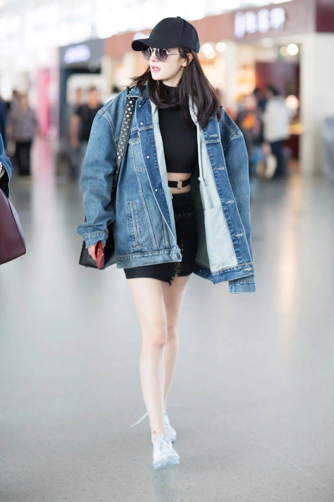 杨幂 这么多年过去了，杨幂的下衣失踪依旧看不腻啊！