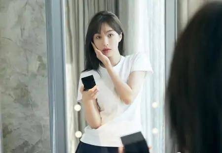 脸部乘风破浪的姐姐李菲儿你觉得美吗？