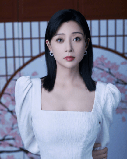 殷桃 实力派女演员殷桃,40岁后,少女感更加明显了