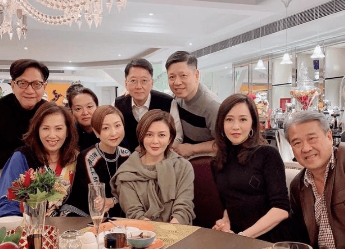 生活十大风情美人今昔颜值对比，有人颜垮了，有人优雅老去，差距真大