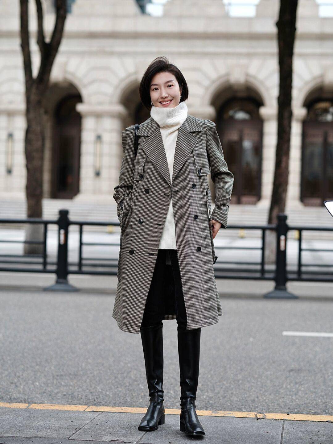 长度 秋冬季保暖衣别乱选,穿这几套大衣和羽绒服就够了,减龄又时尚