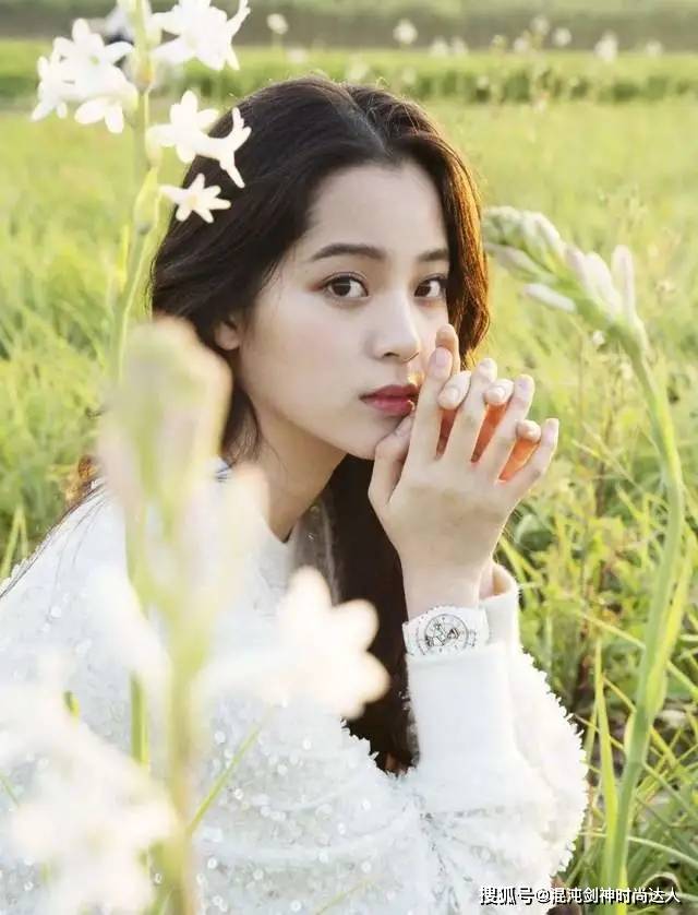 面部打扮看起来&quot;贵气&quot;的女人，基本会有这5个特征，气质很重要