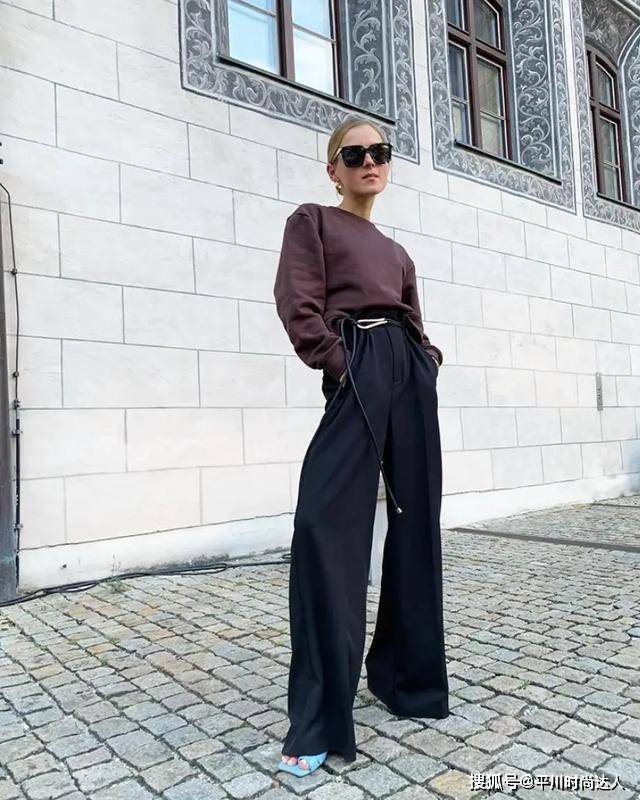 郝蕾 郝蕾在国外真大胆,一身彩色Look素颜现身街头,41岁好真实