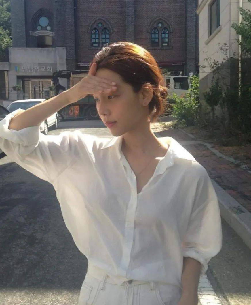 设计 女星蒋欣瘦成 Lisa 2.0？！网友：差点认不出来…