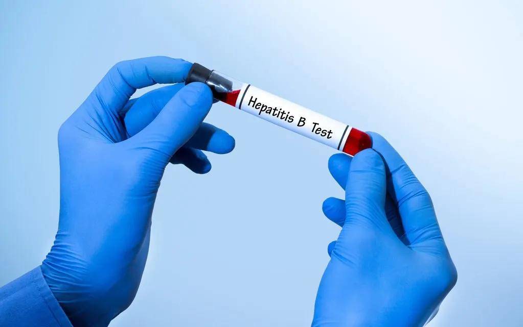 治疗|乙肝不能被彻底治愈就放弃？其实还有“临床治愈”，达到这个标准也不错！