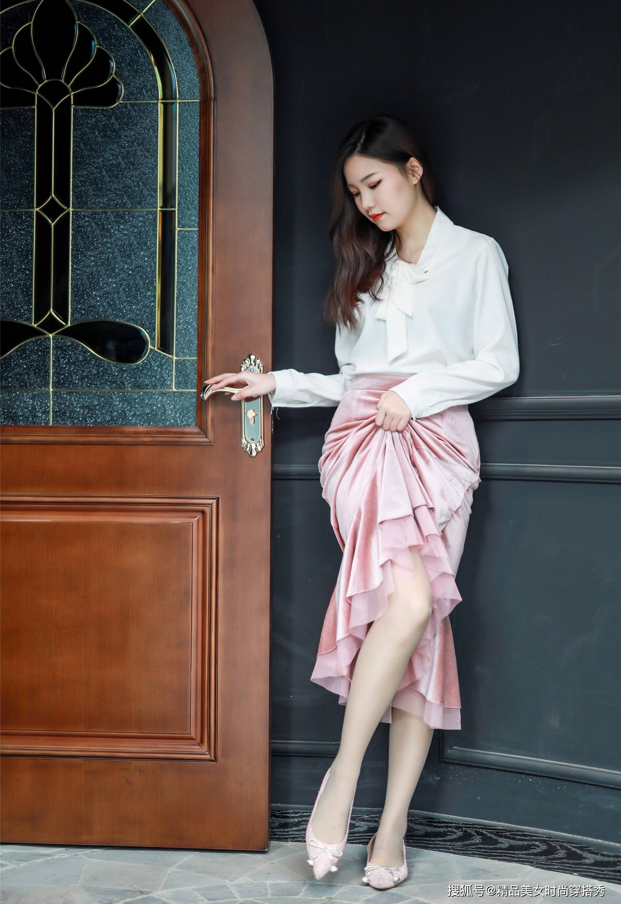 鱼尾 优雅又不失简约感的白色衬衫，让你在任何场合都能秀出女人味