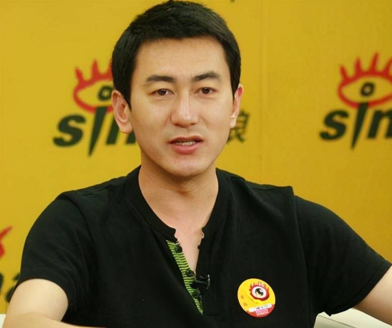 央视"夫妻主持人",低调结婚16年无人知,如今儿女双全惹人羡_鲁健