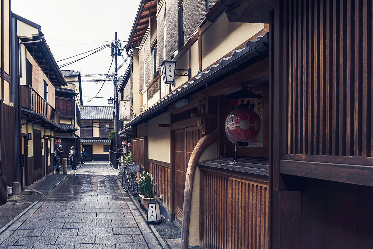 大名鼎鼎的日本京都，曾创下千万游客纪录，如今却面临“破产”