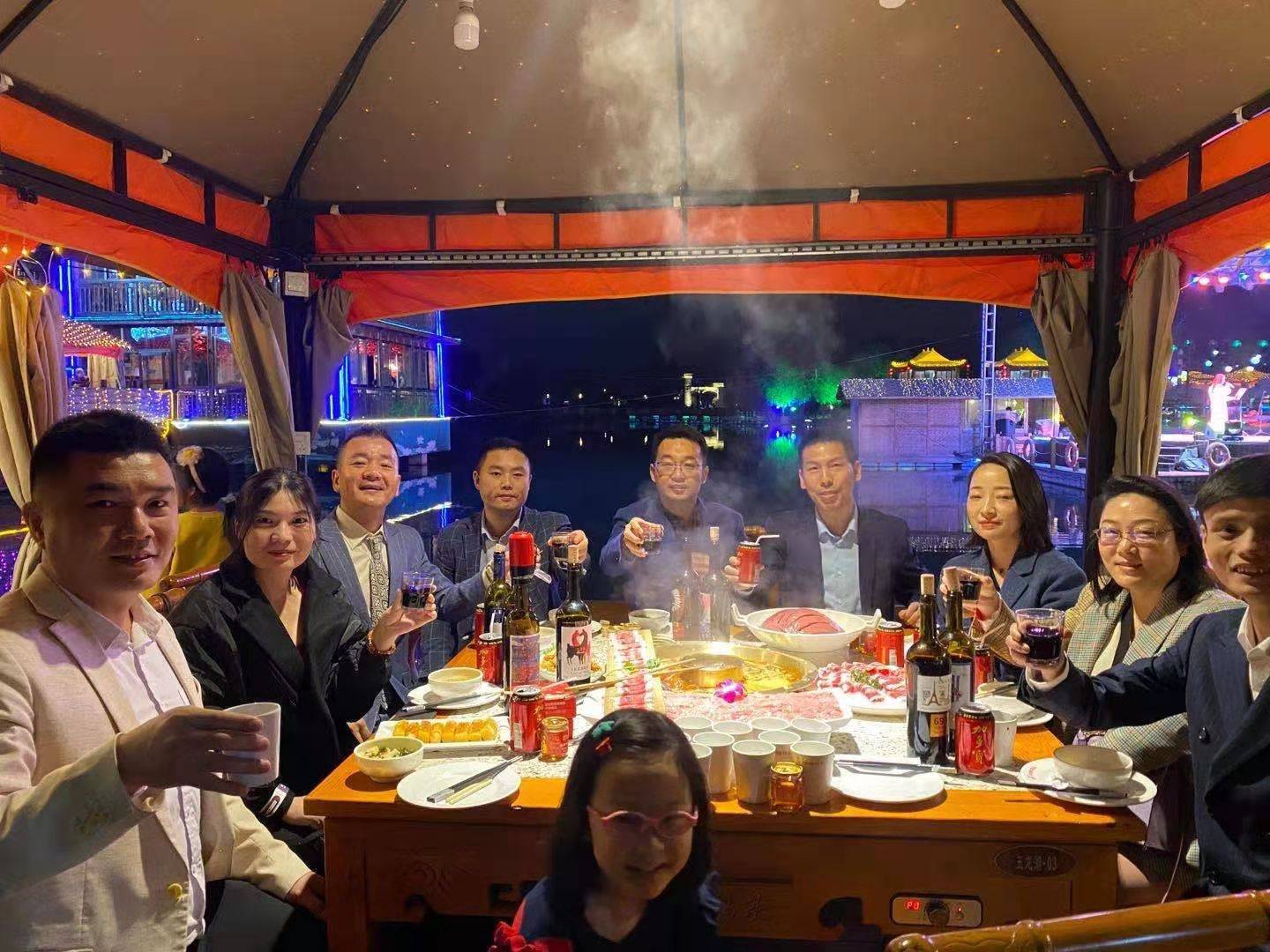 因为|郭东卫总裁说：为让大家喝上雷盛红酒而努力