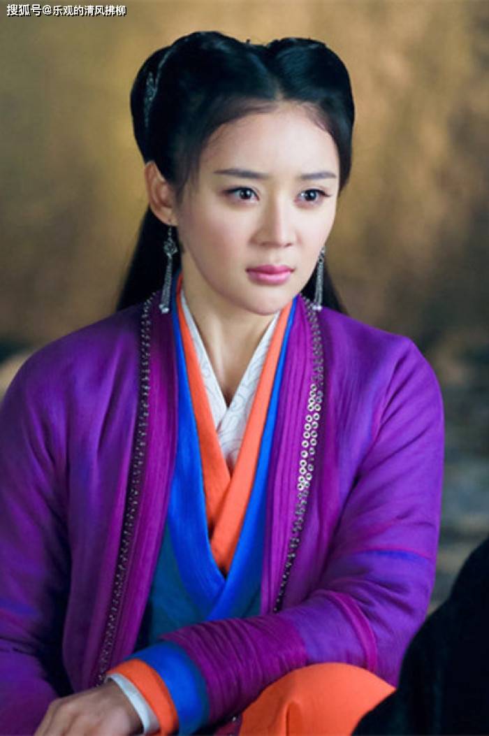 一身|同样演任盈盈，谁英姿飒爽，谁明艳不可方物，谁是书中走出来的