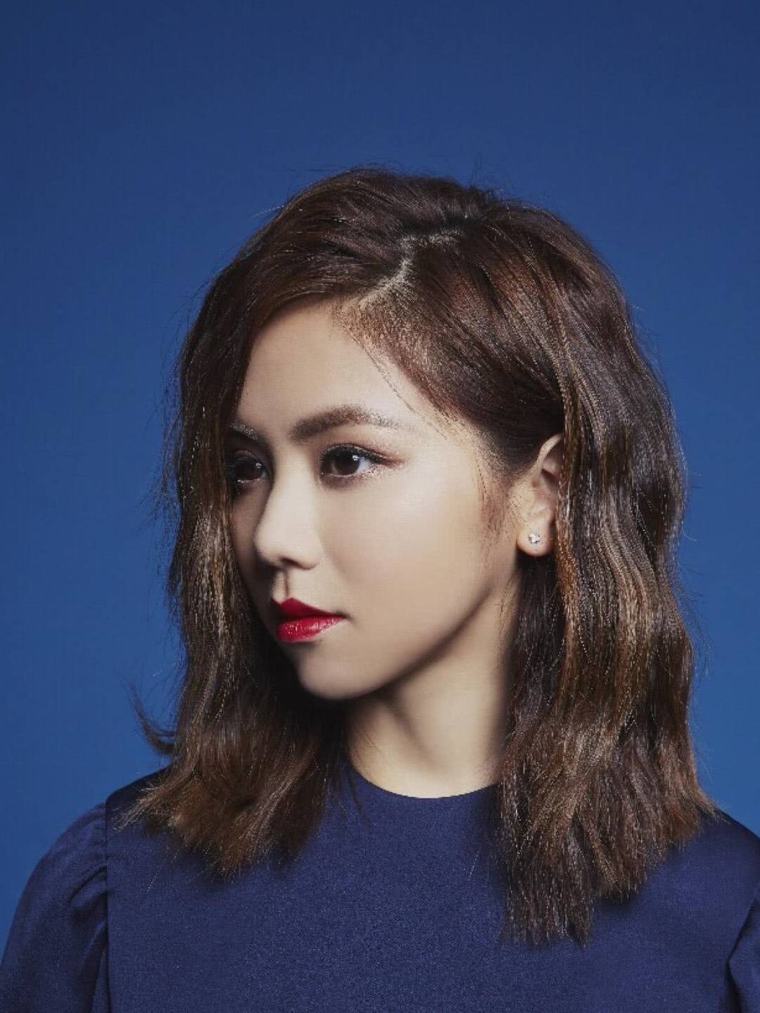 身材 同样是穿皮裤，邓紫棋和杨幂对比之下，差距一目了然