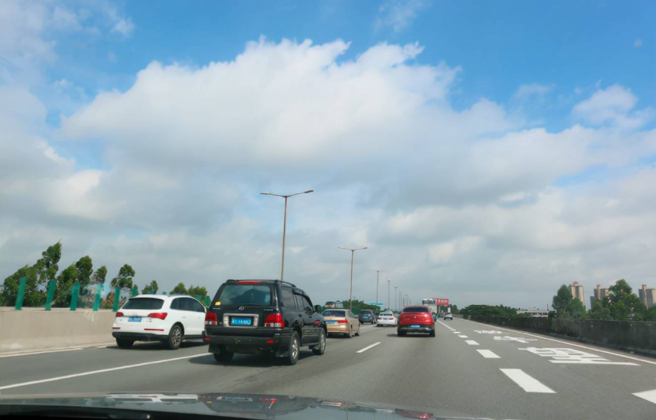 车可以连续开几个小时 cab60e78195742a5b489932d288bcb24.jpeg