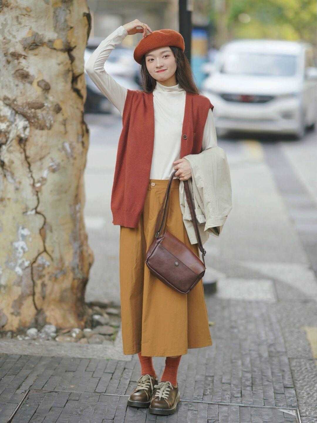 黑色 秋冬一定要试试“紧身打底+高腰半身裙”,温柔优雅,时髦百搭