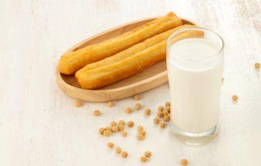 水平|57岁男子血糖从6.2到17，医生：“1物”比白糖还升血糖，尽量少吃