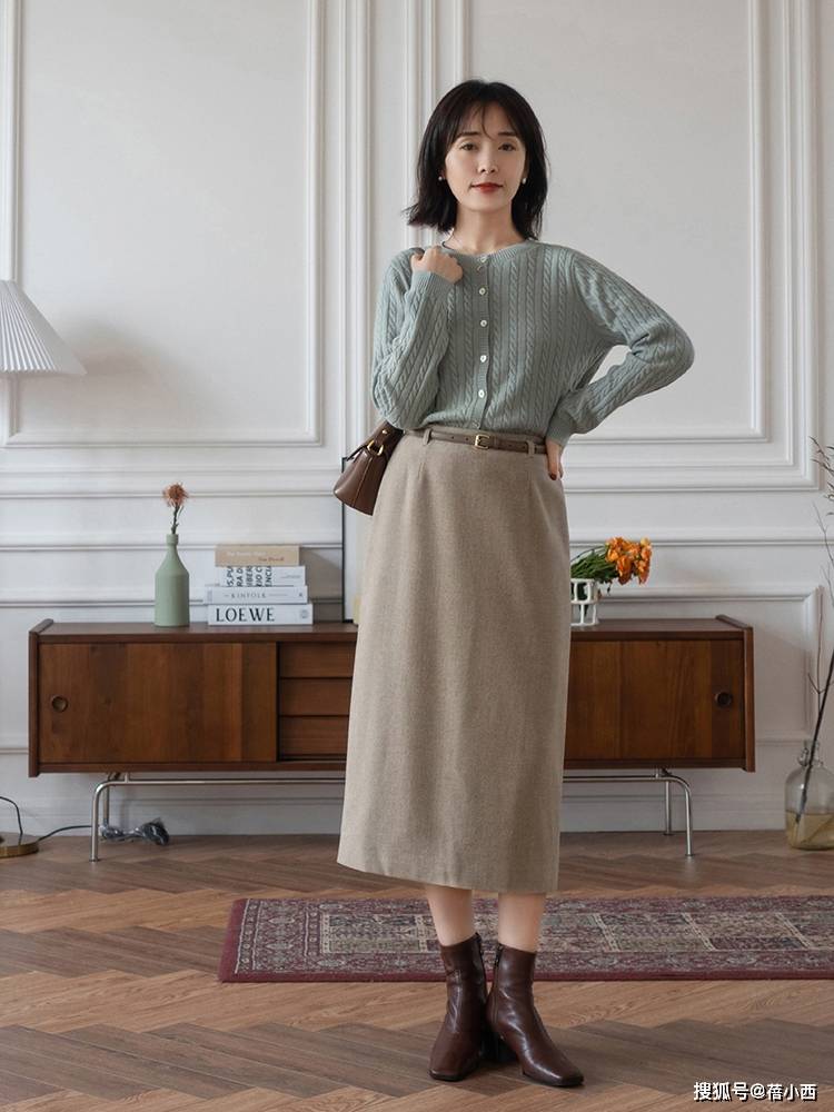颜色 今年火了一种穿搭,叫“针织衫+半身裙”,不仅知性而且超有气质