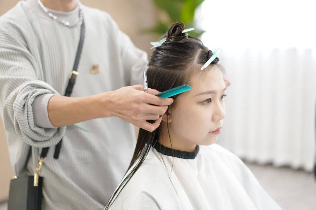 红男绿女邂逅成都千万级艺术SALON，红男绿女们就邂逅了天堂