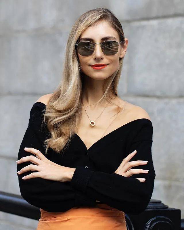 什么 初冬日本博主街拍 大衣里面都穿什么看看她们的搭配吧