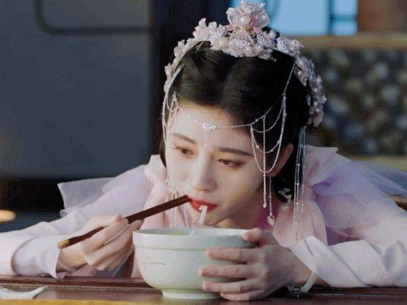 李府|鞠婧祎新剧又“扑”了，豆瓣开分仅4.3，只怪她的古装实在太美了