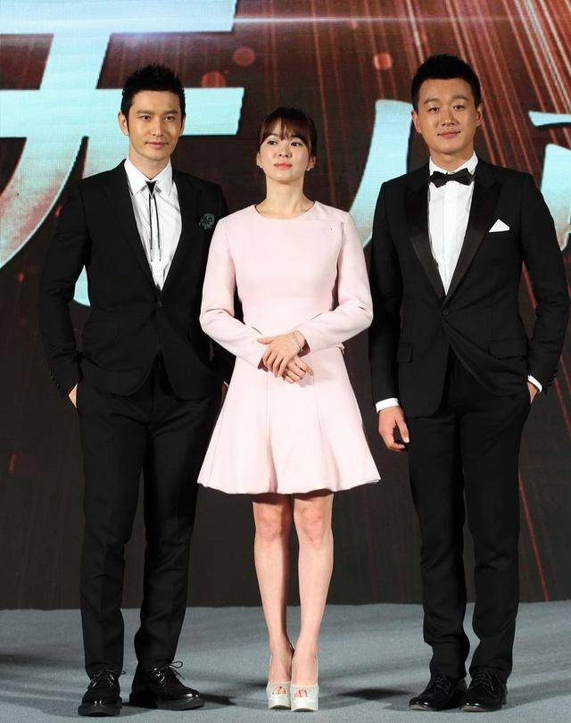 原创宋慧乔无滤镜下暴露身高穿衬衫配牛仔短裤小短腿不像161cm