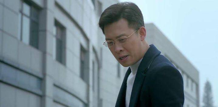 奖杯|迪丽热巴和李易峰为什么能同获两座奖杯，其实这八个字早有预料！