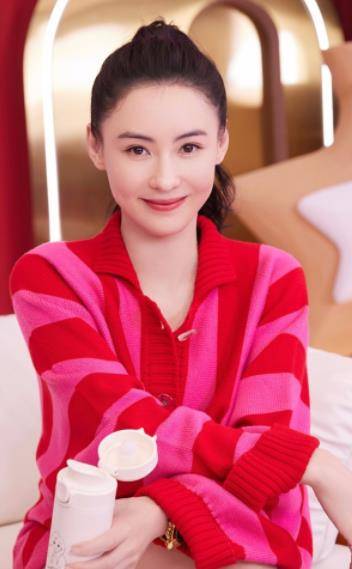 贾乃亮 张柏芝贾乃亮罕见同框，两人搞怪出镜走秀，张柏芝差点扑倒贾乃亮