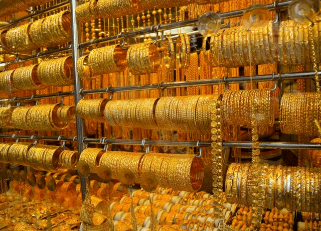 奢侈品 又一行业面临“停摆”！曾经价格上万也不缺顾客，现降价都没人问