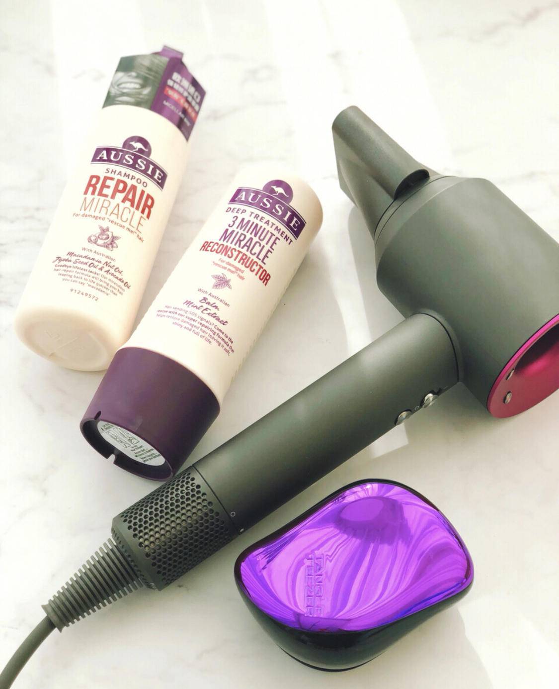 发型这不就是秋冬慵懒的感觉~泫雅这个发型太可了!