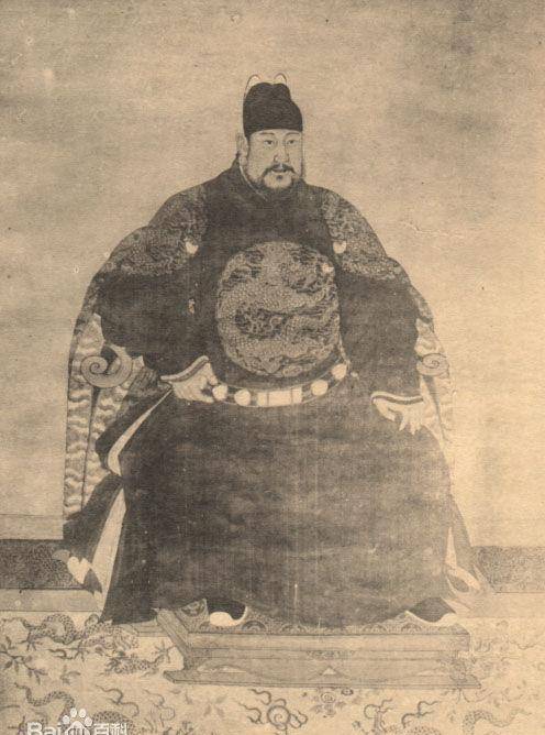 也在战争中死亡,随同出征的文官杨荣当机立断,与英国公张辅秘不发丧