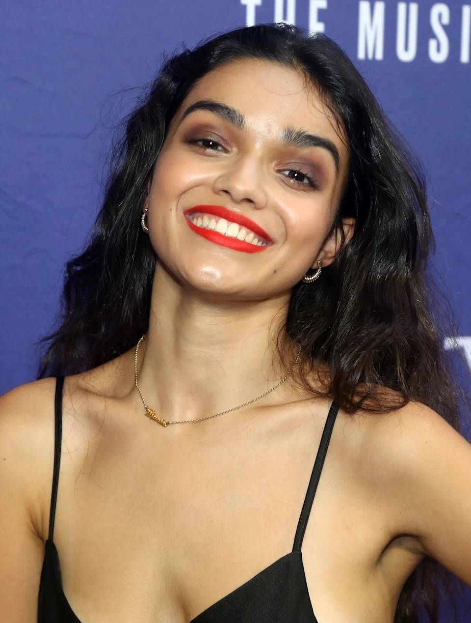 白雪公主|神奇女侠盖尔·加朵演《白雪公主》真人版,网友:最美是皇后!